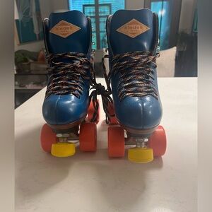 Women’s Riedell roller skates
